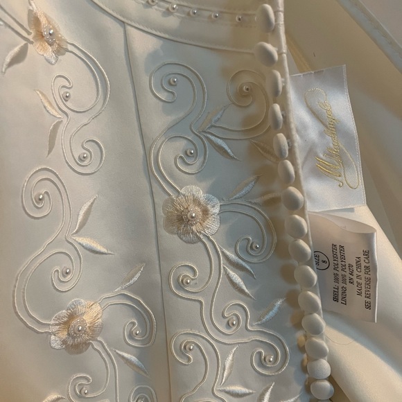 Michaelangelo Wedding dress Ivory Size 8, veil and petticoat - Picture 8 of 9